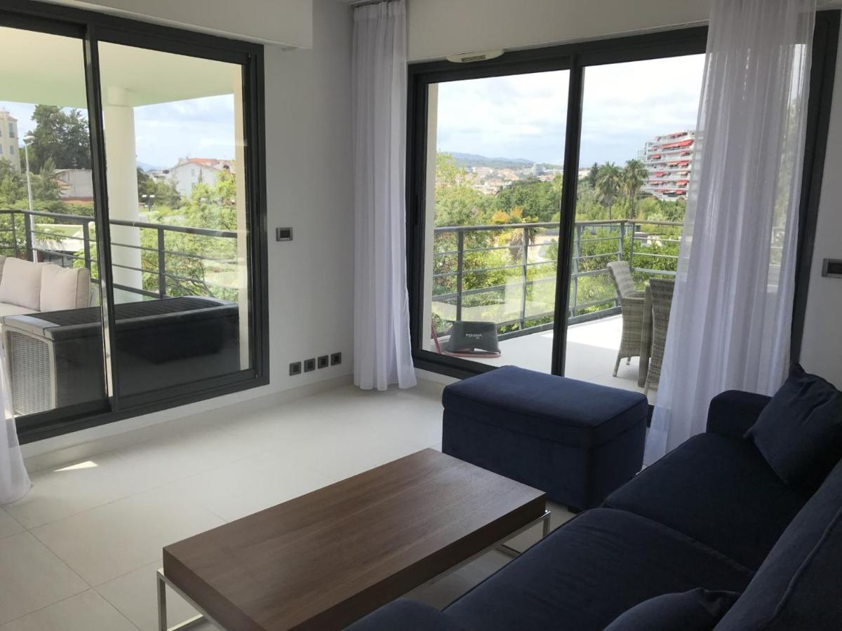 Appartement Montfleury, 2 Terrasses, 2 Chambres , 2 Sdb , Pkg Prive Piscine, 15 Min Walk To Croisette Beach And Palais Des Festivals Cannes Eksteriør bilde