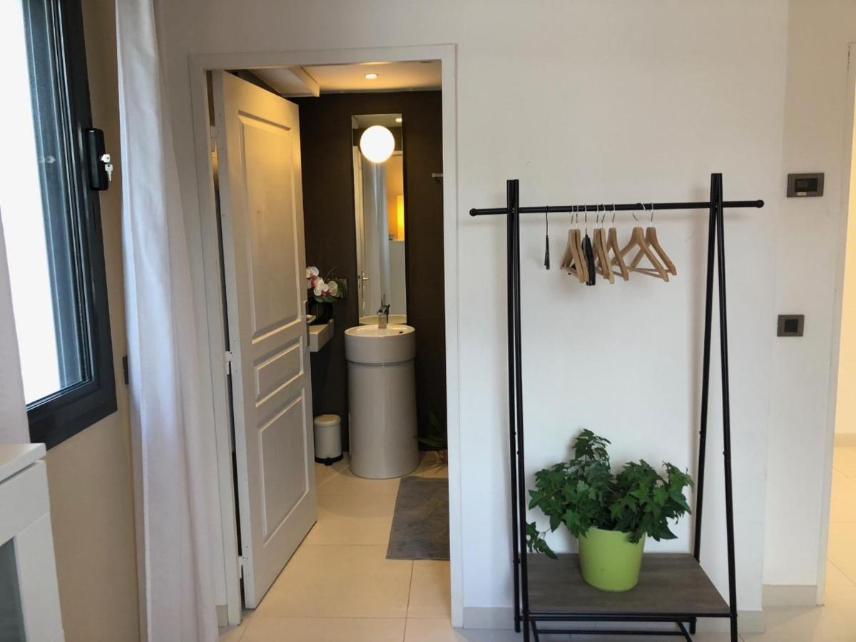 Appartement Montfleury, 2 Terrasses, 2 Chambres , 2 Sdb , Pkg Prive Piscine, 15 Min Walk To Croisette Beach And Palais Des Festivals Cannes Eksteriør bilde